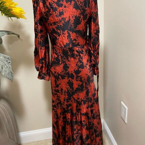 New Anthropologie Caballero Abstract Wrap Midi Dress
Retail $248
Plus XS - Picture 7 of 11
